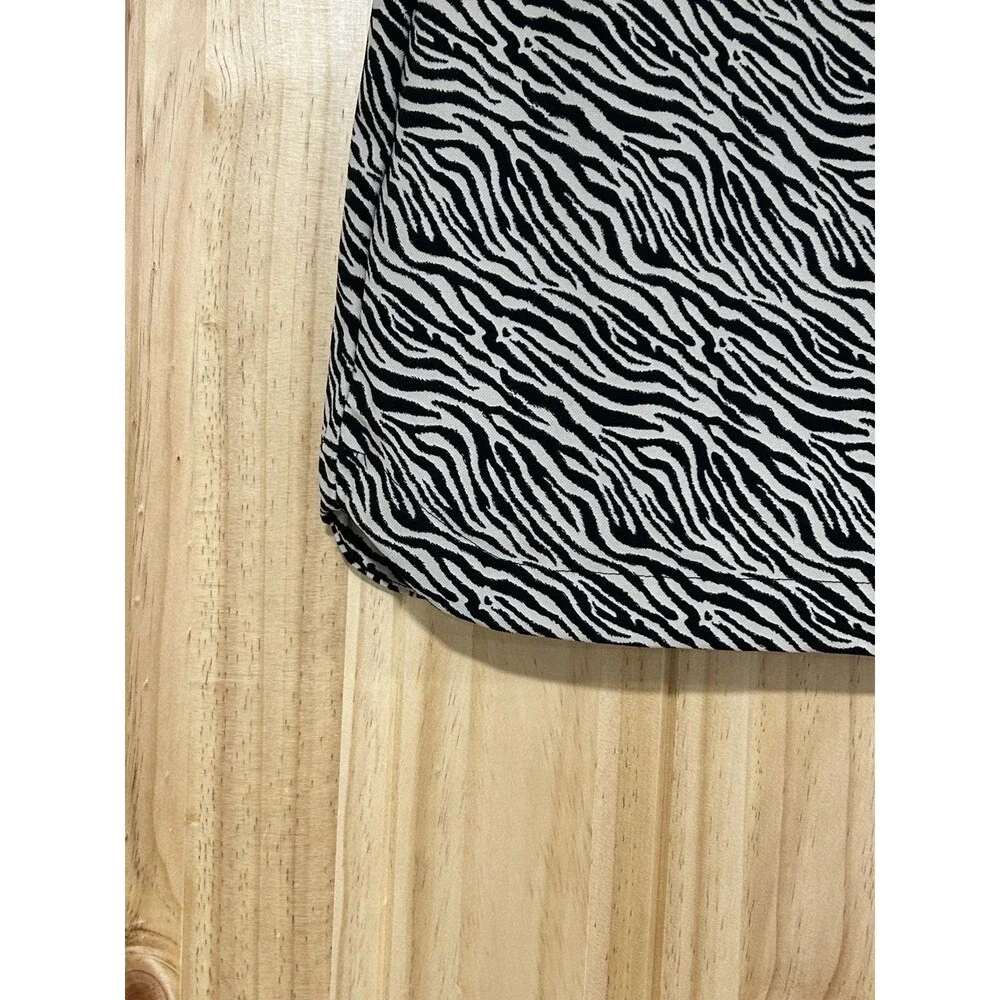 Lulu B Women’s Skirt Animal Print Size 10 Black Stretch Travel Work Casual